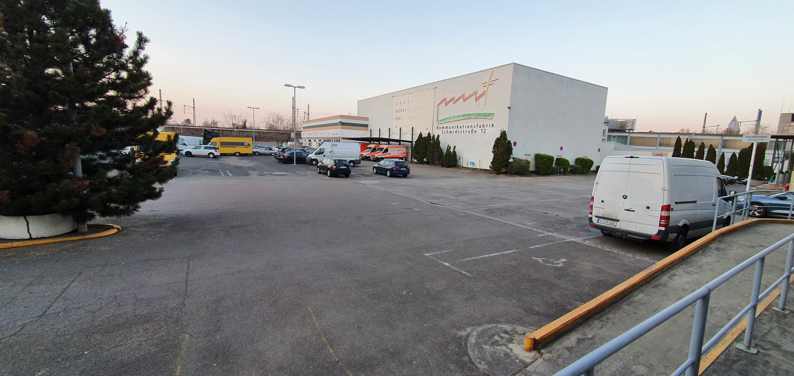 Anfahrt und Parken ecamp Frankfurt